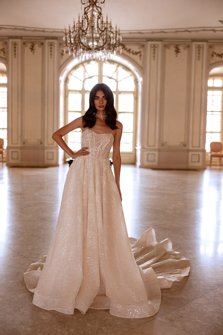 Dress RE251 Sheryl from the Royal Elegance collection by Angeo Bridal