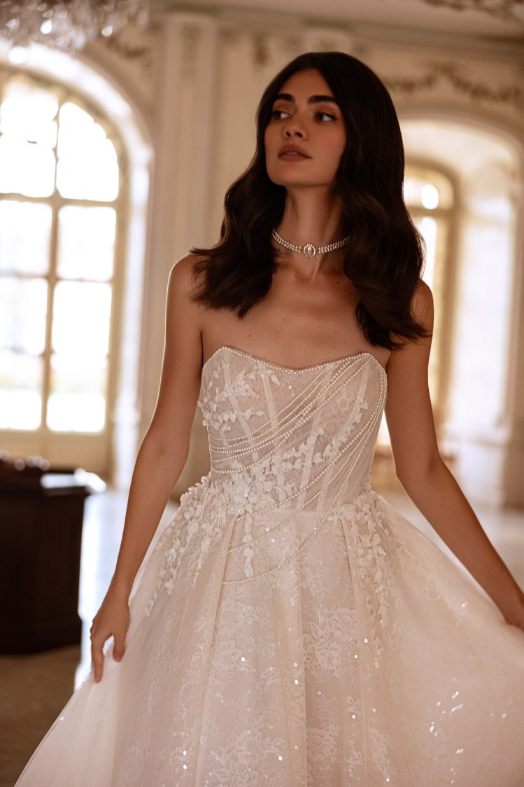 Dress RE251 Sheryl from the Royal Elegance collection by Angeo Bridal