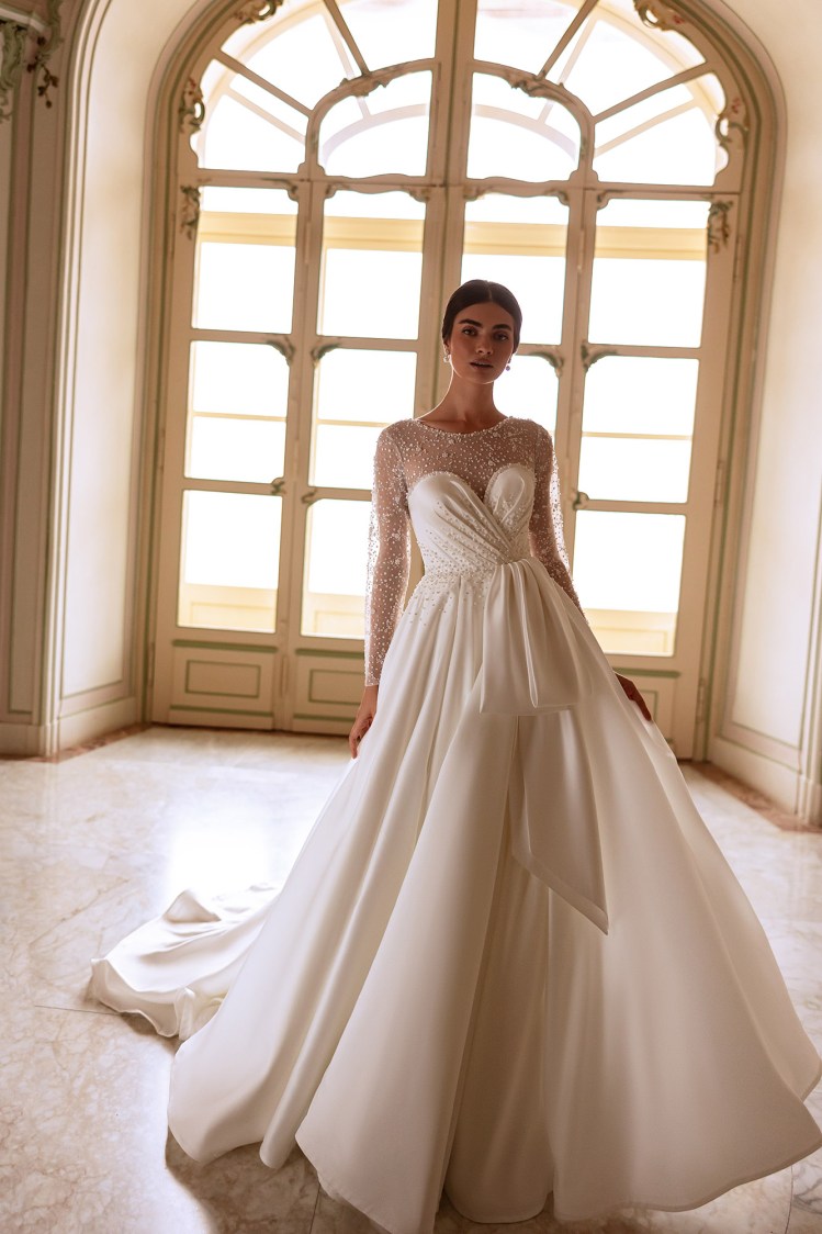 Dress RE253 Janice from the Royal Elegance collection by Angeo Bridal