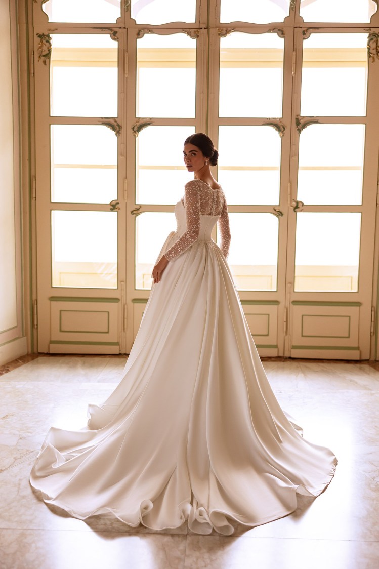 Dress RE253 Janice from the Royal Elegance collection by Angeo Bridal