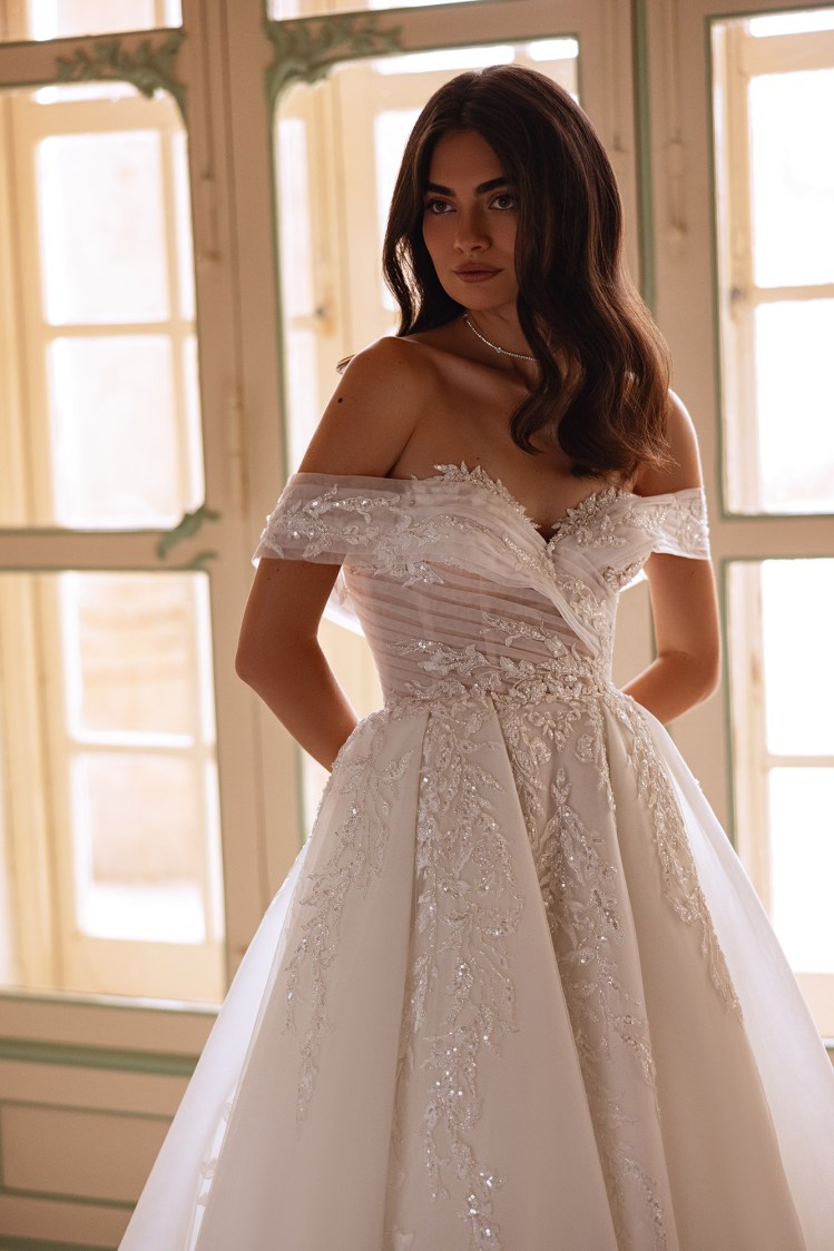 Dress RE257 Lisette from the Royal Elegance collection by Angeo Bridal