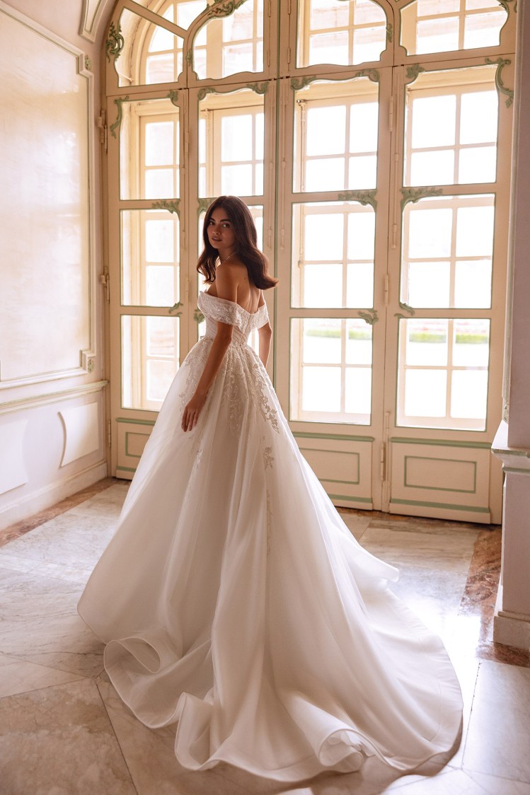 Dress RE257 Lisette from the Royal Elegance collection by Angeo Bridal