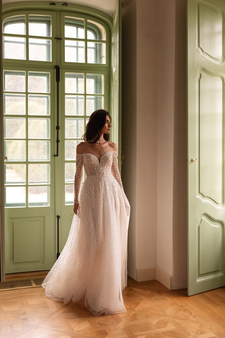 Dress RE260 Trudy from the Royal Elegance collection by Angeo Bridal