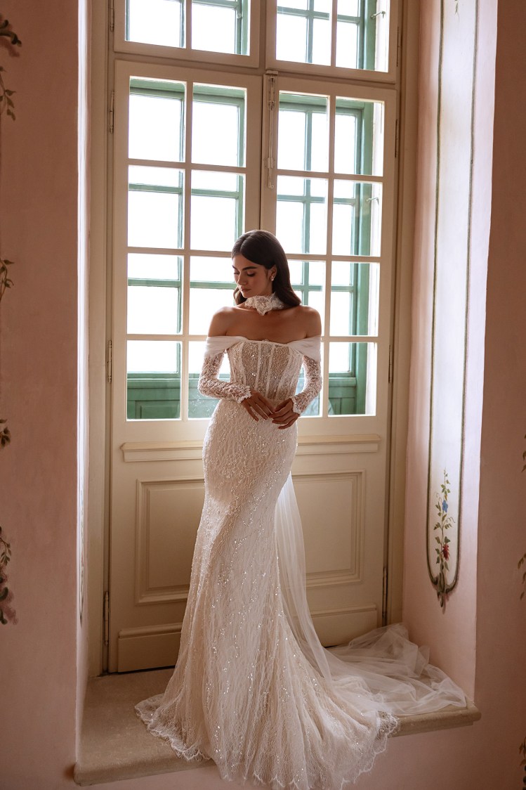 Dress RE262 Lurita from the Royal Elegance collection by Angeo Bridal